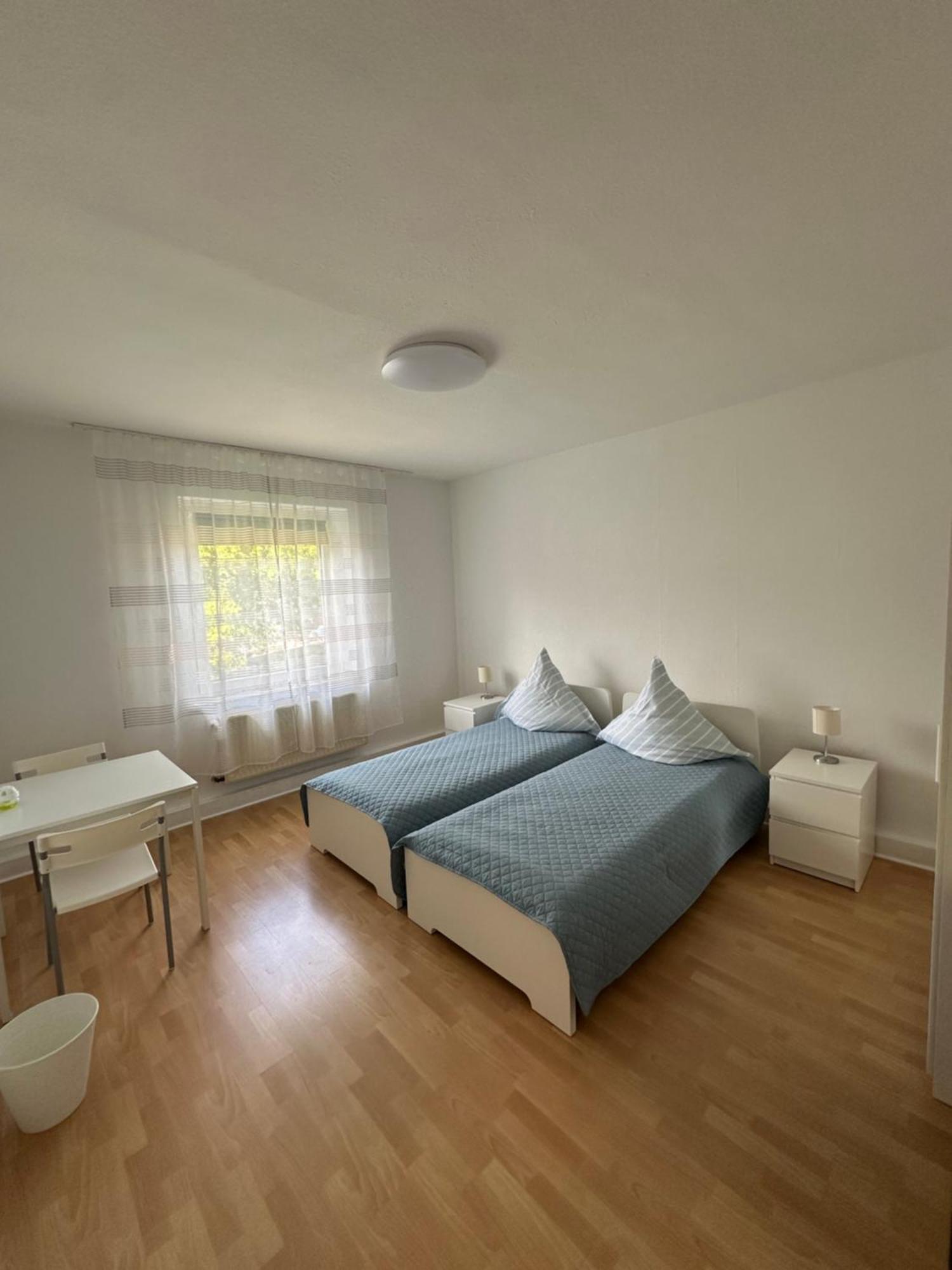Privatzimmer Am Iltispark ドゥイスブルグ エクステリア 写真